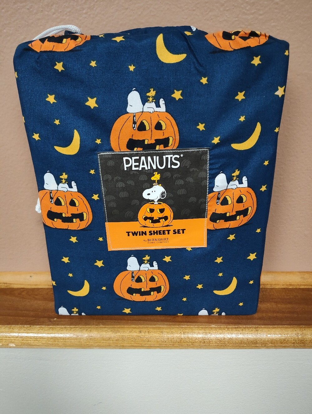 NWT! SNOOPY Peanuts Twin Sheet Set - Halloween Pumpkins - Berkshire Blanket Co - Picture 2 of 3